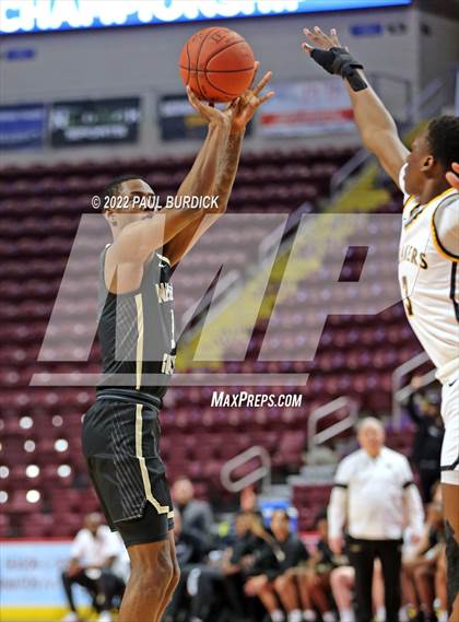 Thumbnail 2 in Neumann-Goretti vs. Quaker Valley (PIAA 4A Championship) photogallery.