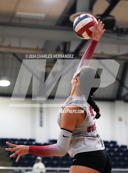 Thumbnail 1 in Weiss vs. Friendswood (UIL 5A Volleyball Division II  Region 3 Semifinal)  photogallery.