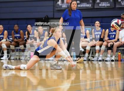 Thumbnail 1 in Weiss vs. Friendswood (UIL 5A Volleyball Division II  Region 3 Semifinal)  photogallery.
