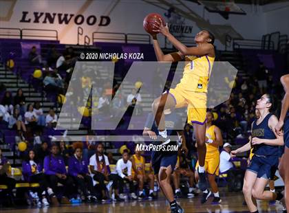 Thumbnail 2 in Warren vs. Lynwood photogallery.