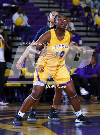 Thumbnail 2 in Warren vs. Lynwood photogallery.