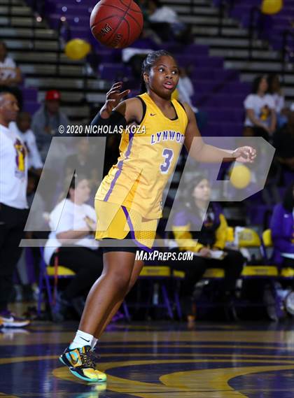 Thumbnail 3 in Warren vs. Lynwood photogallery.