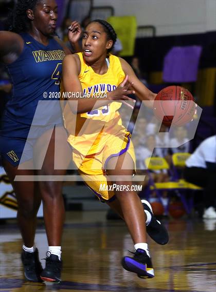 Thumbnail 2 in Warren vs. Lynwood photogallery.