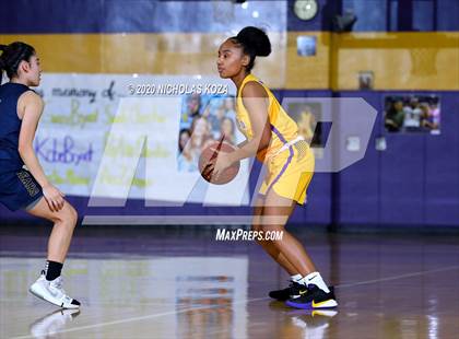 Thumbnail 2 in Warren vs. Lynwood photogallery.