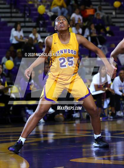 Thumbnail 1 in Warren vs. Lynwood photogallery.