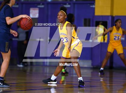 Thumbnail 3 in Warren vs. Lynwood photogallery.