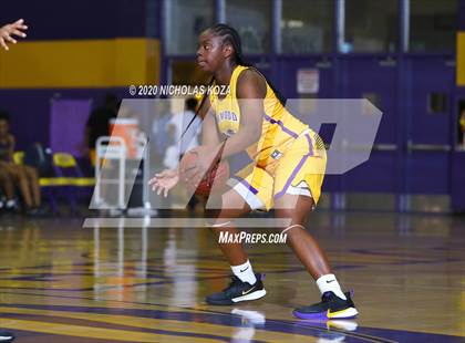 Thumbnail 2 in Warren vs. Lynwood photogallery.