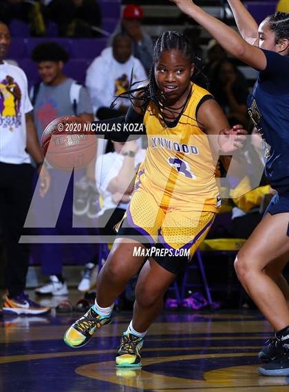 Thumbnail 2 in Warren vs. Lynwood photogallery.