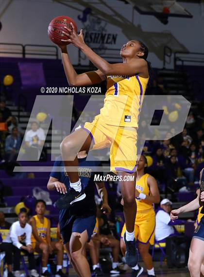 Thumbnail 3 in Warren vs. Lynwood photogallery.