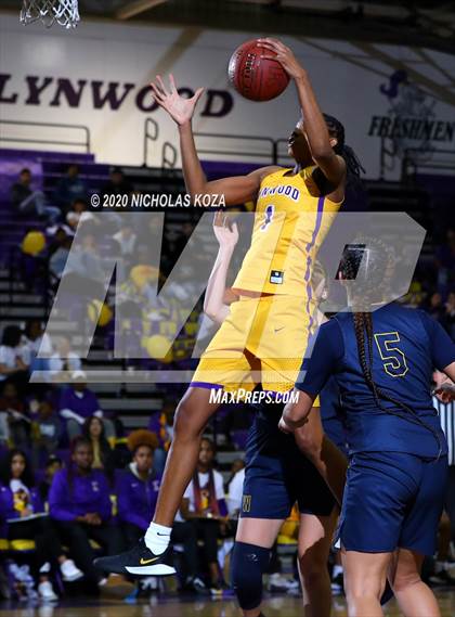 Thumbnail 3 in Warren vs. Lynwood photogallery.