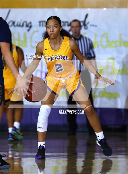 Thumbnail 2 in Warren vs. Lynwood photogallery.