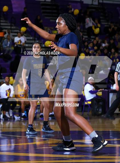 Thumbnail 1 in Warren vs. Lynwood photogallery.