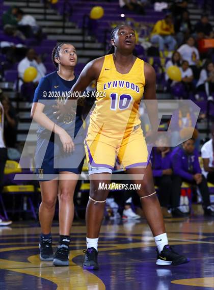 Thumbnail 1 in Warren vs. Lynwood photogallery.