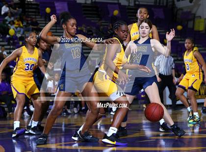Thumbnail 3 in Warren vs. Lynwood photogallery.