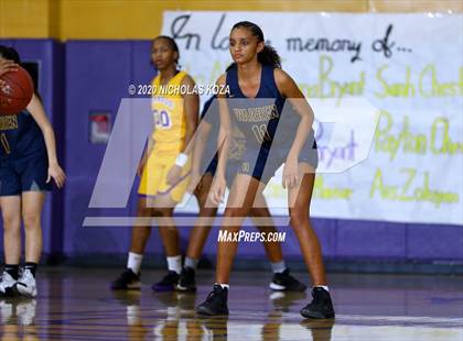 Thumbnail 1 in Warren vs. Lynwood photogallery.