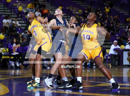 Thumbnail 1 in Warren vs. Lynwood photogallery.