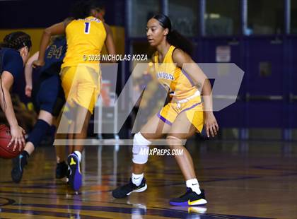 Thumbnail 3 in Warren vs. Lynwood photogallery.
