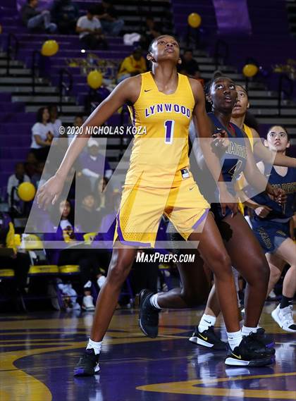 Thumbnail 1 in Warren vs. Lynwood photogallery.