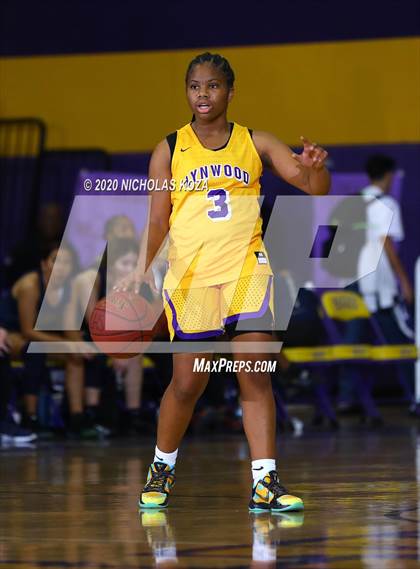 Thumbnail 2 in Warren vs. Lynwood photogallery.
