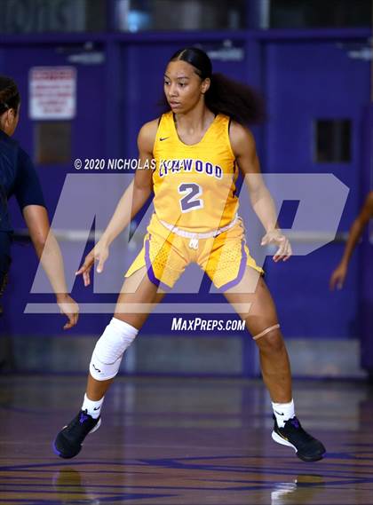 Thumbnail 3 in Warren vs. Lynwood photogallery.