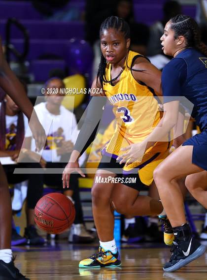 Thumbnail 2 in Warren vs. Lynwood photogallery.