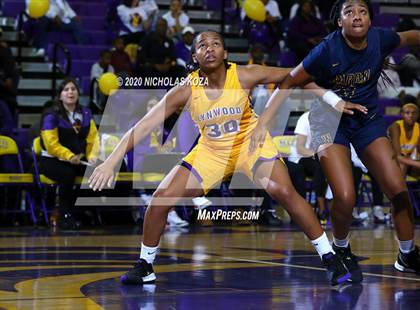 Thumbnail 3 in Warren vs. Lynwood photogallery.