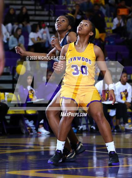 Thumbnail 1 in Warren vs. Lynwood photogallery.