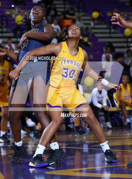 Thumbnail 1 in Warren vs. Lynwood photogallery.