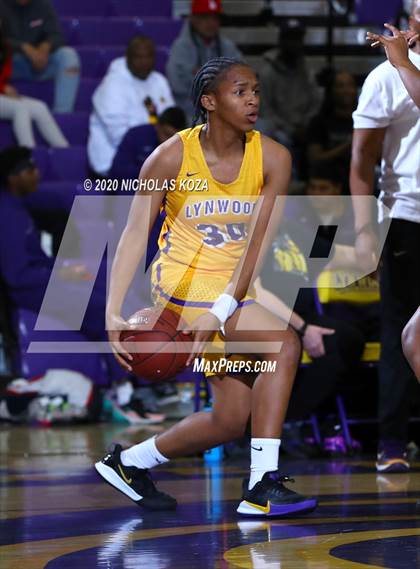 Thumbnail 2 in Warren vs. Lynwood photogallery.