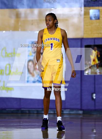 Thumbnail 3 in Warren vs. Lynwood photogallery.