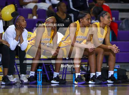 Thumbnail 2 in Warren vs. Lynwood photogallery.