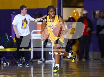 Thumbnail 2 in Warren vs. Lynwood photogallery.