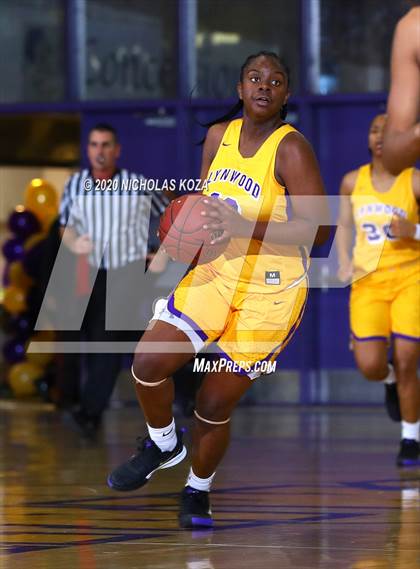 Thumbnail 2 in Warren vs. Lynwood photogallery.