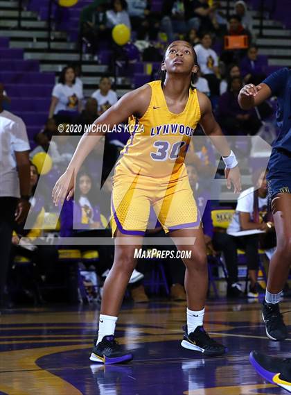 Thumbnail 1 in Warren vs. Lynwood photogallery.