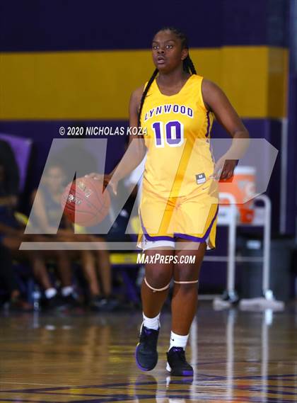 Thumbnail 3 in Warren vs. Lynwood photogallery.