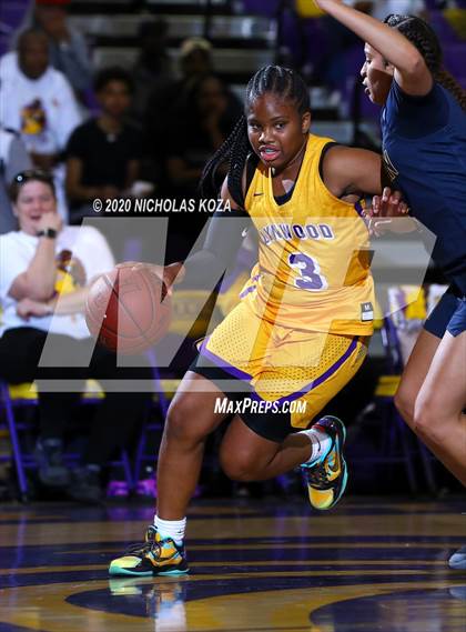 Thumbnail 1 in Warren vs. Lynwood photogallery.