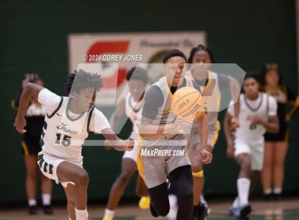 Thumbnail 2 in Central Gwinnett vs Walnut Grove (Grayson New Year's Classic) photogallery.