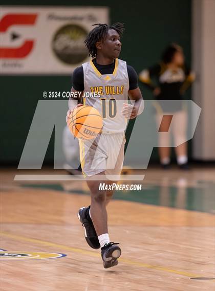 Thumbnail 3 in Central Gwinnett vs Walnut Grove (Grayson New Year's Classic) photogallery.