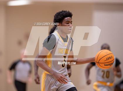 Thumbnail 2 in Central Gwinnett vs Walnut Grove (Grayson New Year's Classic) photogallery.