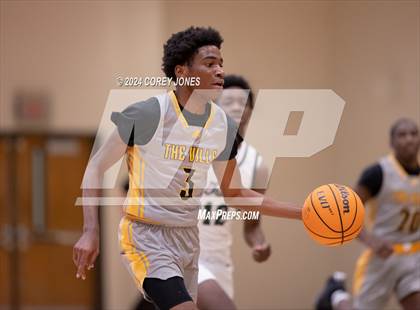 Thumbnail 1 in Central Gwinnett vs Walnut Grove (Grayson New Year's Classic) photogallery.