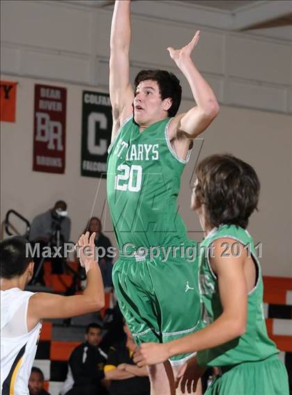 Thumbnail 1 in St. Mary's vs. Rio Linda (Hoops 4 the Human Fund) photogallery.