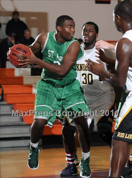 Thumbnail 1 in St. Mary's vs. Rio Linda (Hoops 4 the Human Fund) photogallery.