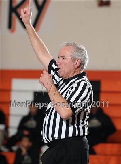 Thumbnail 1 in St. Mary's vs. Rio Linda (Hoops 4 the Human Fund) photogallery.