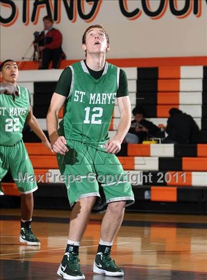 Thumbnail 3 in St. Mary's vs. Rio Linda (Hoops 4 the Human Fund) photogallery.
