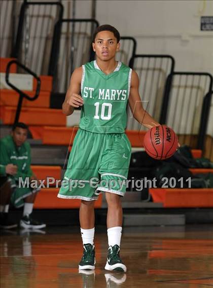 Thumbnail 2 in St. Mary's vs. Rio Linda (Hoops 4 the Human Fund) photogallery.