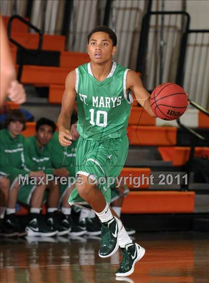 Thumbnail 2 in St. Mary's vs. Rio Linda (Hoops 4 the Human Fund) photogallery.