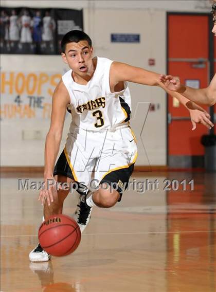 Thumbnail 1 in St. Mary's vs. Rio Linda (Hoops 4 the Human Fund) photogallery.