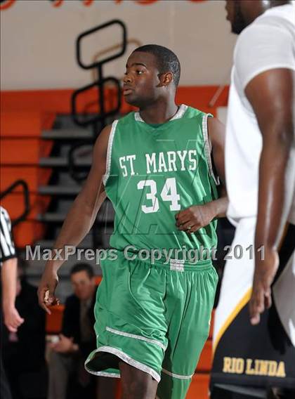 Thumbnail 1 in St. Mary's vs. Rio Linda (Hoops 4 the Human Fund) photogallery.