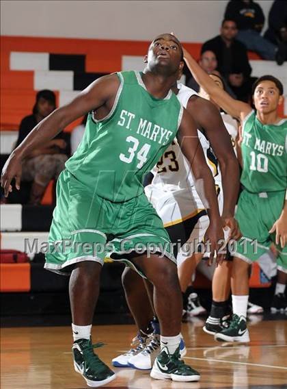 Thumbnail 1 in St. Mary's vs. Rio Linda (Hoops 4 the Human Fund) photogallery.