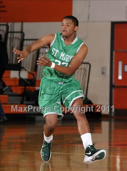 Thumbnail 3 in St. Mary's vs. Rio Linda (Hoops 4 the Human Fund) photogallery.